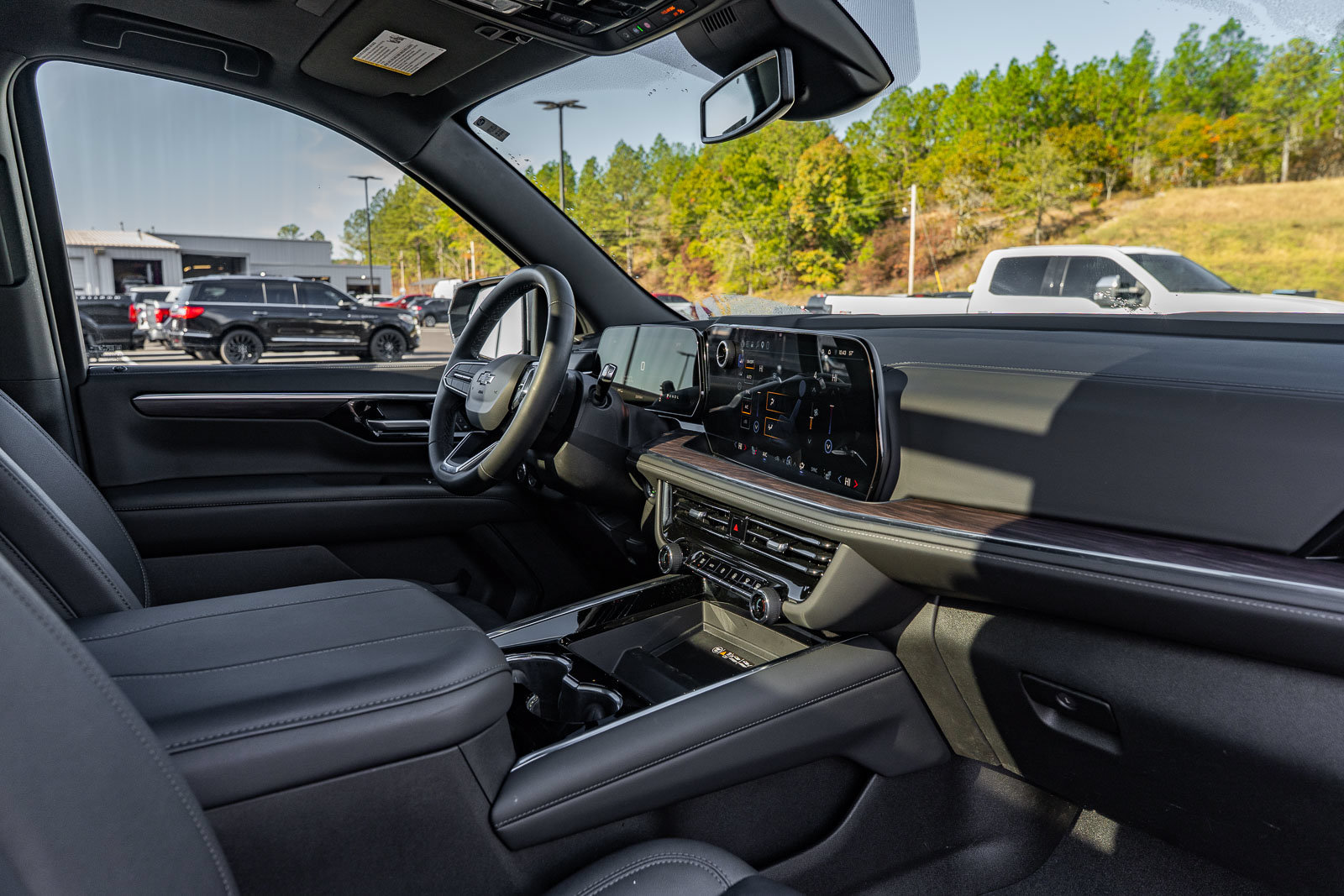 Used 2026 Chevrolet Tahoe Z71 w/ Sun And Tow Package AWD/4WD image 12