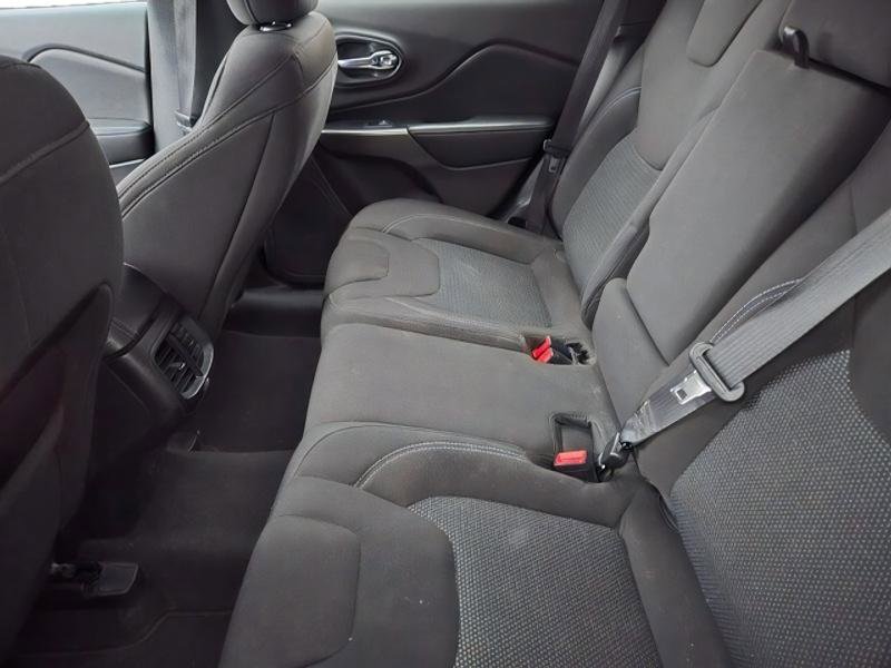 Used 2020 Jeep Cherokee Latitude image 6