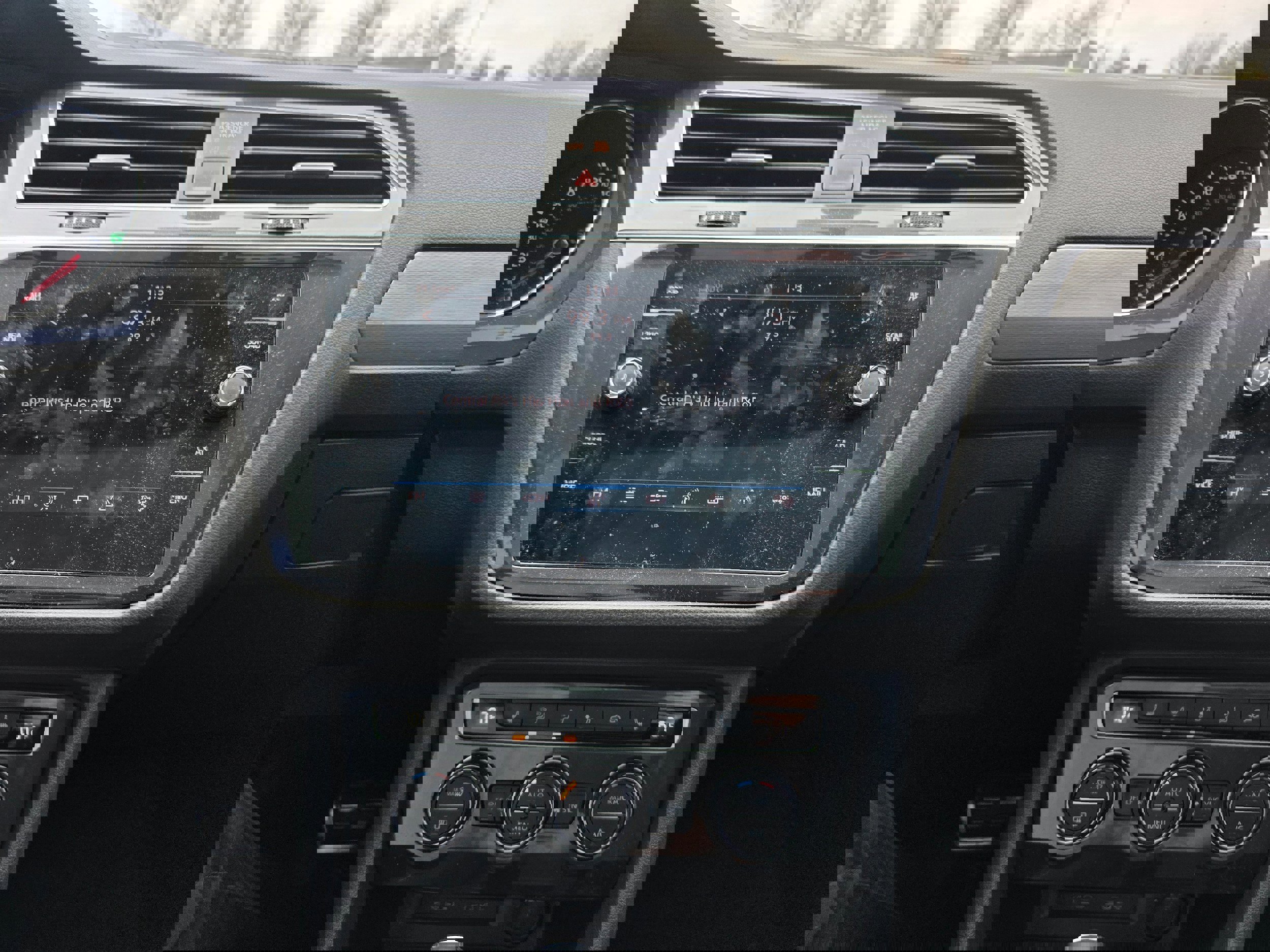 Used 2021 Volkswagen Tiguan SE R-Line image 9