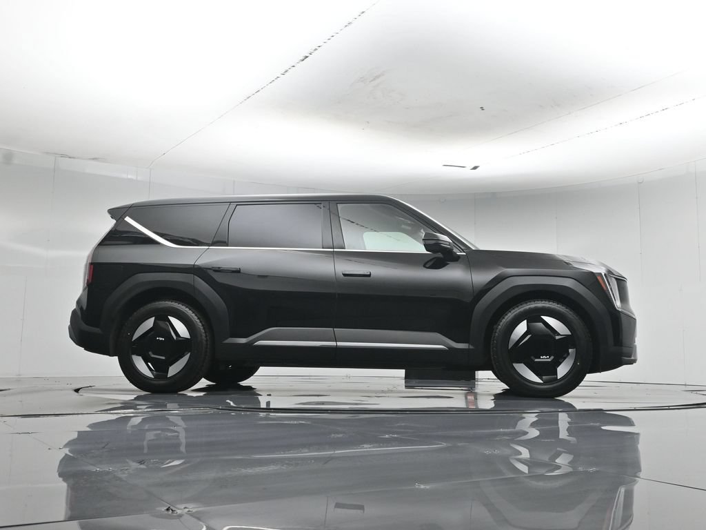 Used 2024 Kia EV9 Light Long Range RWD image 52