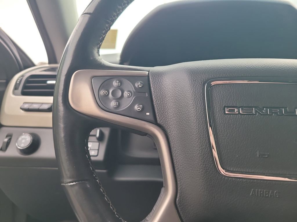 Used 2020 GMC Yukon Denali w/ Denali Premium Package image 14