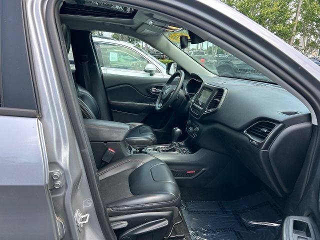 Used 2022 Jeep Cherokee Trailhawk w/ Sun, Sound & Nav Group AWD/4WD image 39