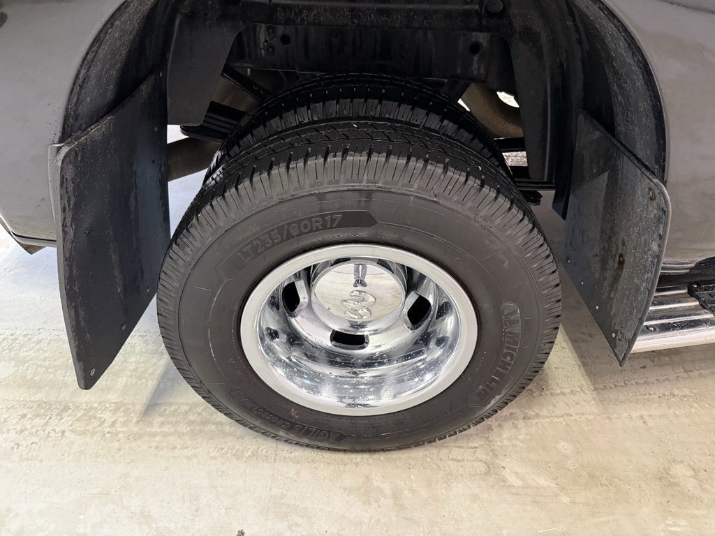 Used 2017 RAM 3500 Tradesman w/ Chrome Appearance Group image 11