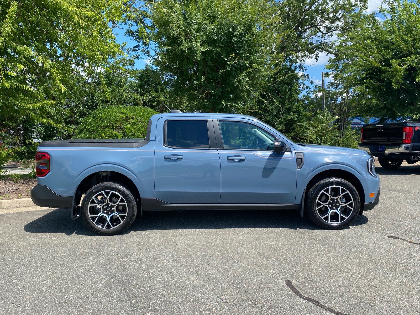 Certified 2025 Ford Maverick Lariat AWD/4WD image 3