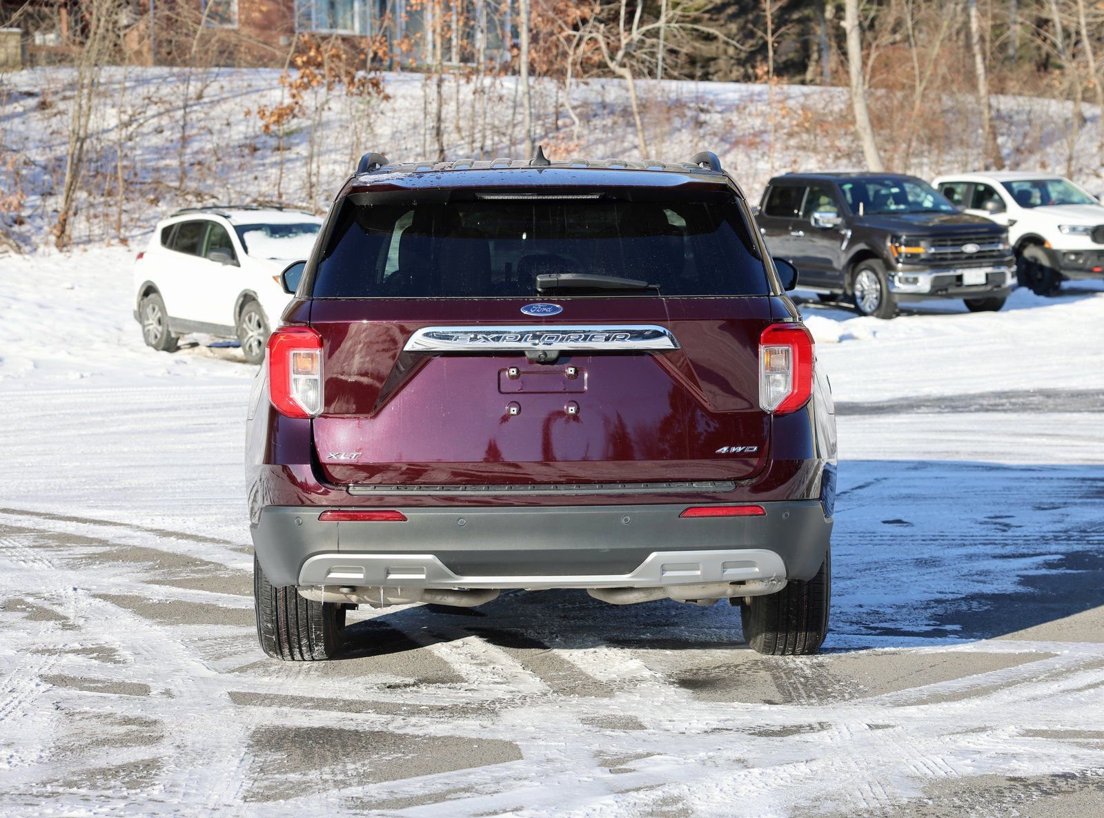 Certified 2022 Ford Explorer XLT w/ Equipment Group 202A AWD/4WD image 6