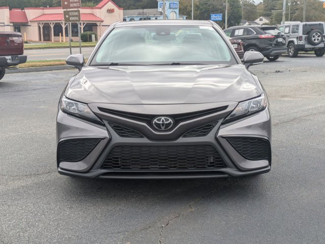 Used 2024 Toyota Camry SE image 9