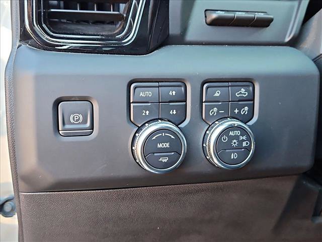 Used 2024 GMC Sierra 2500 AT4 w/ AT4 Premium Plus Package AWD/4WD image 19