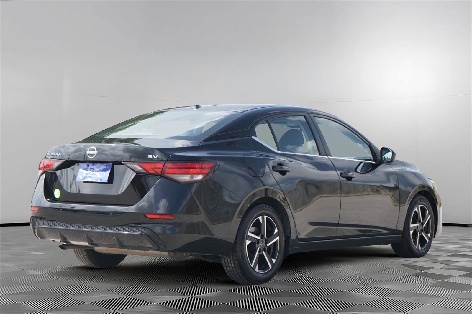 Used 2024 Nissan Sentra SV FWD image 5