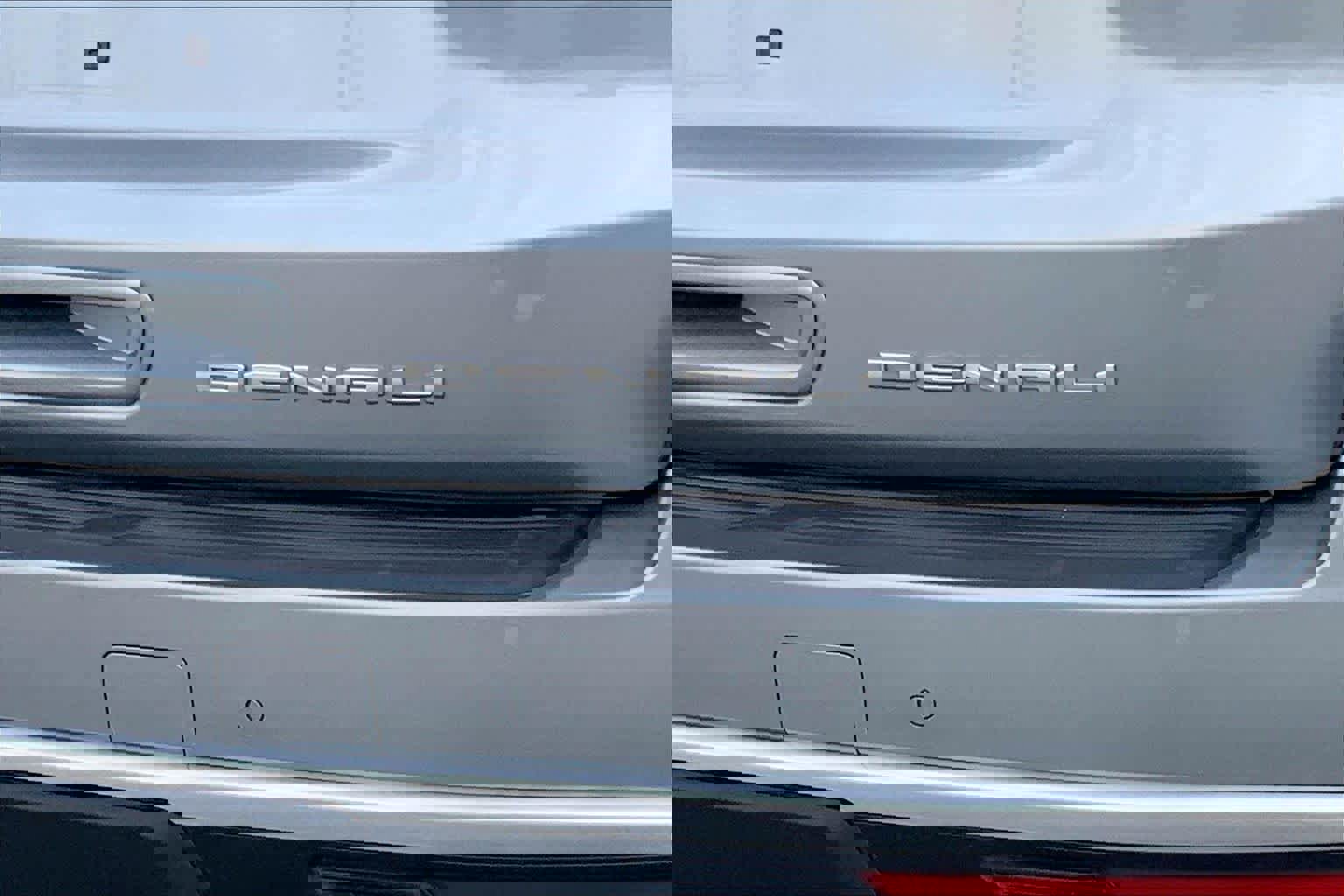 Used 2024 GMC Yukon Denali w/ Advanced Technology Package image 29