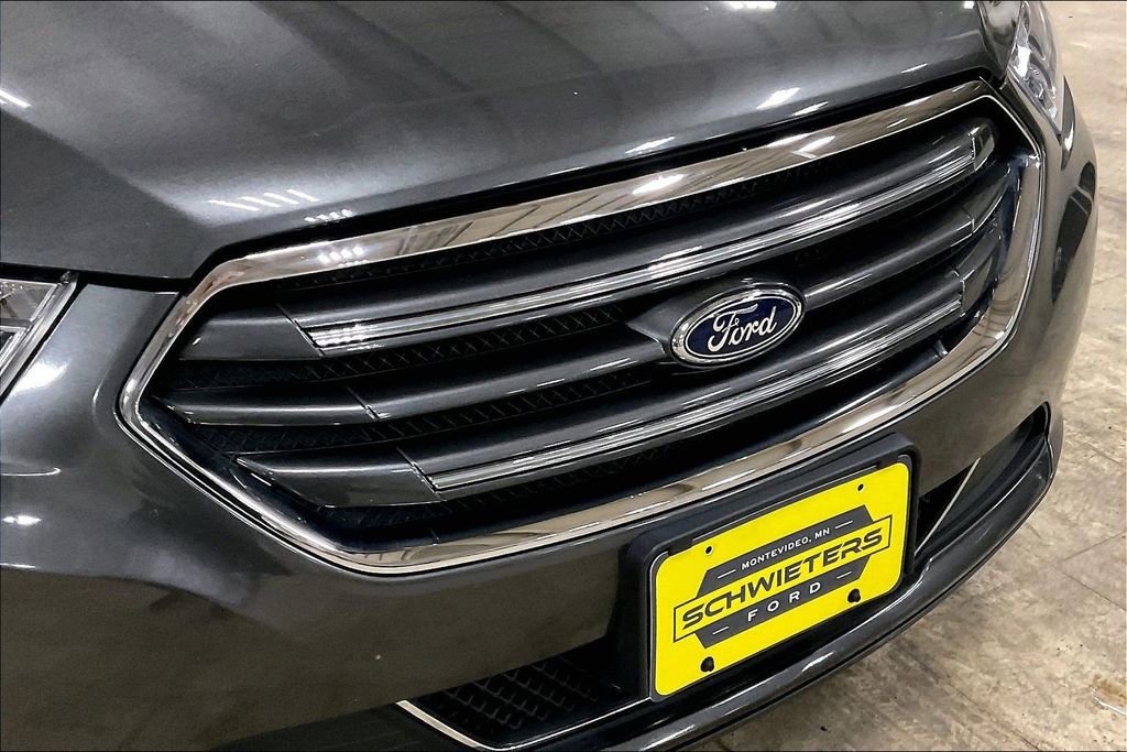 Certified 2017 Ford Taurus Limited image 28