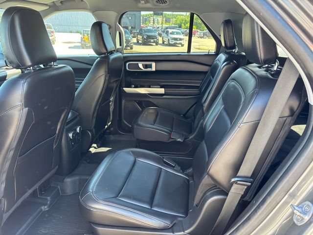 Certified 2022 Ford Explorer XLT w/ Equipment Group 202A AWD/4WD image 5