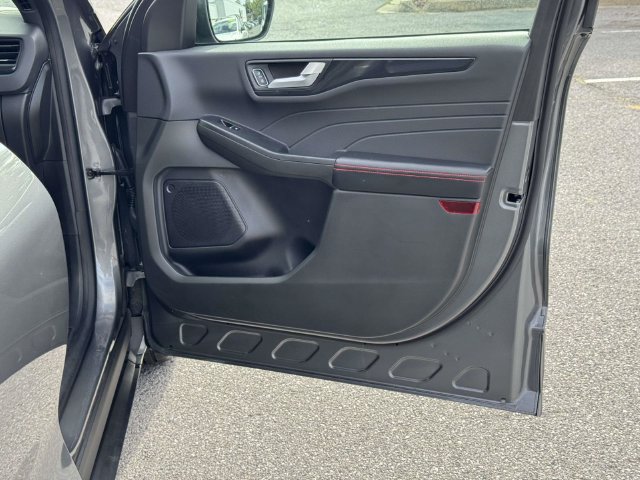 Certified 2023 Ford Escape ST-Line w/ Tech Pack #1 AWD/4WD image 10