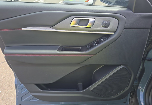 Certified 2025 Ford Explorer ST AWD/4WD image 9