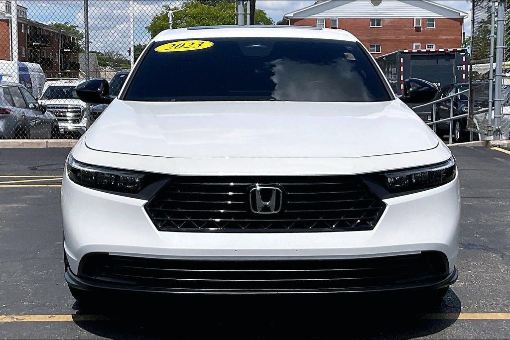 Used 2023 Honda Accord Sport image 2