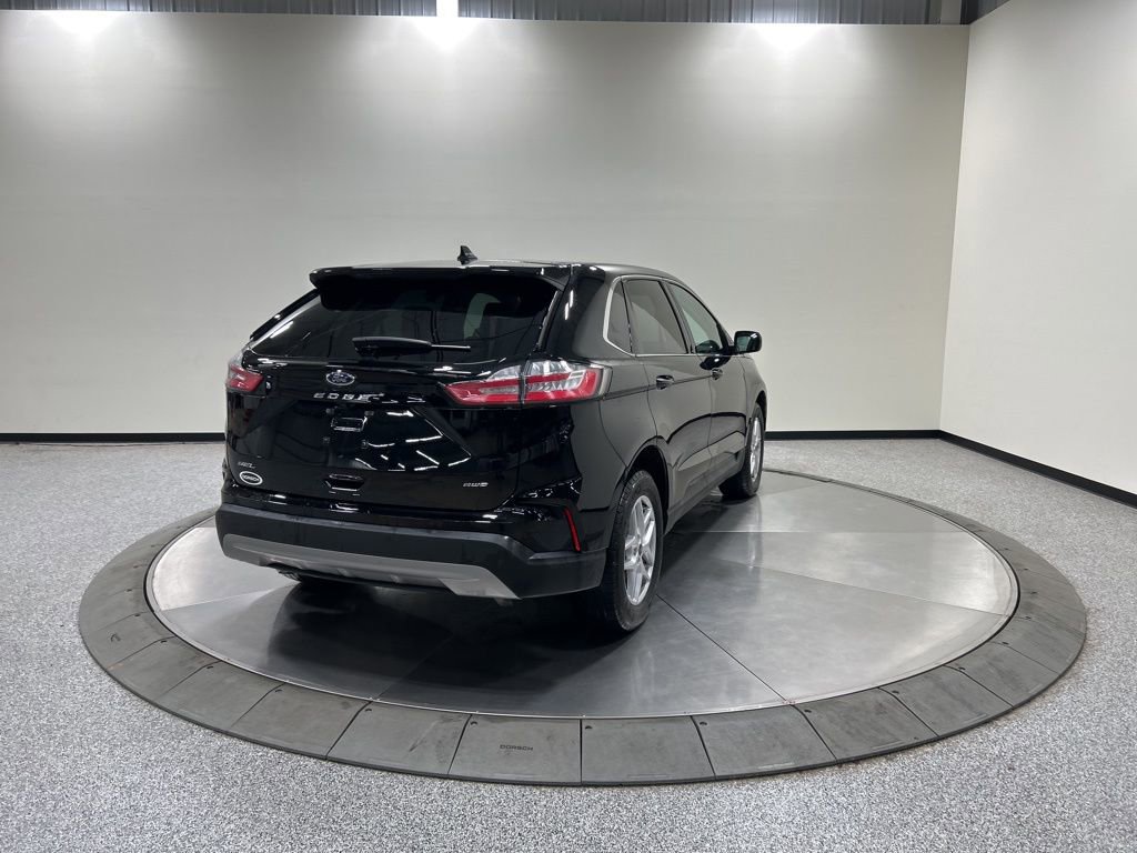 Certified 2024 Ford Edge SEL w/ Convenience Package AWD/4WD image 7
