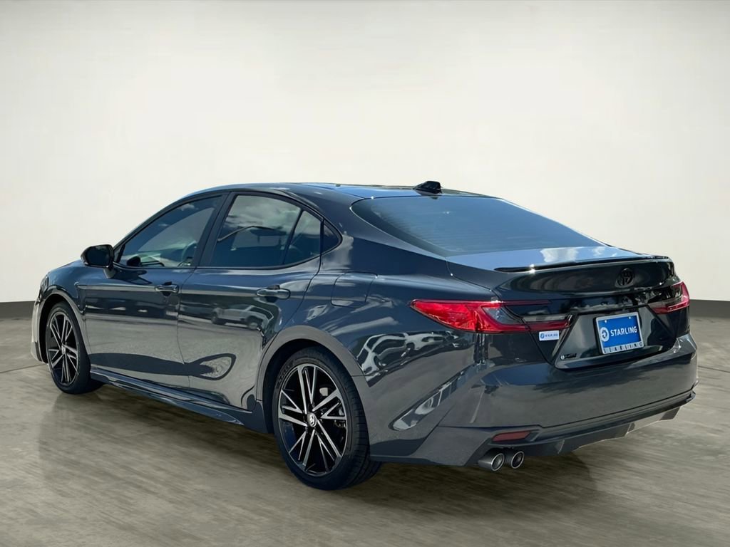 Used 2025 Toyota Camry XSE FWD image 4