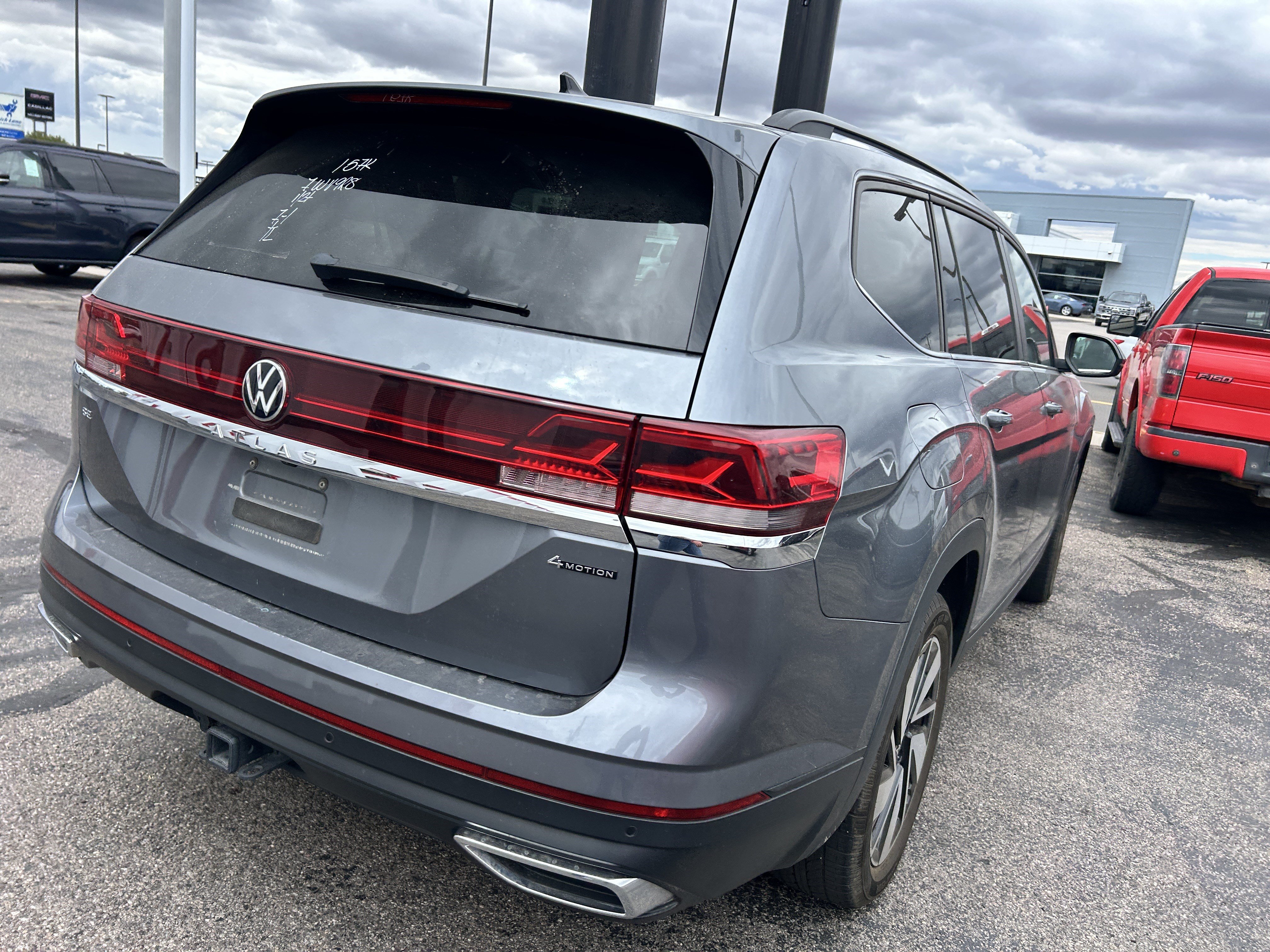 Used 2024 Volkswagen Atlas SE AWD/4WD image 5
