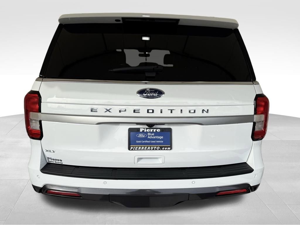 Certified 2023 Ford Expedition XLT image 3