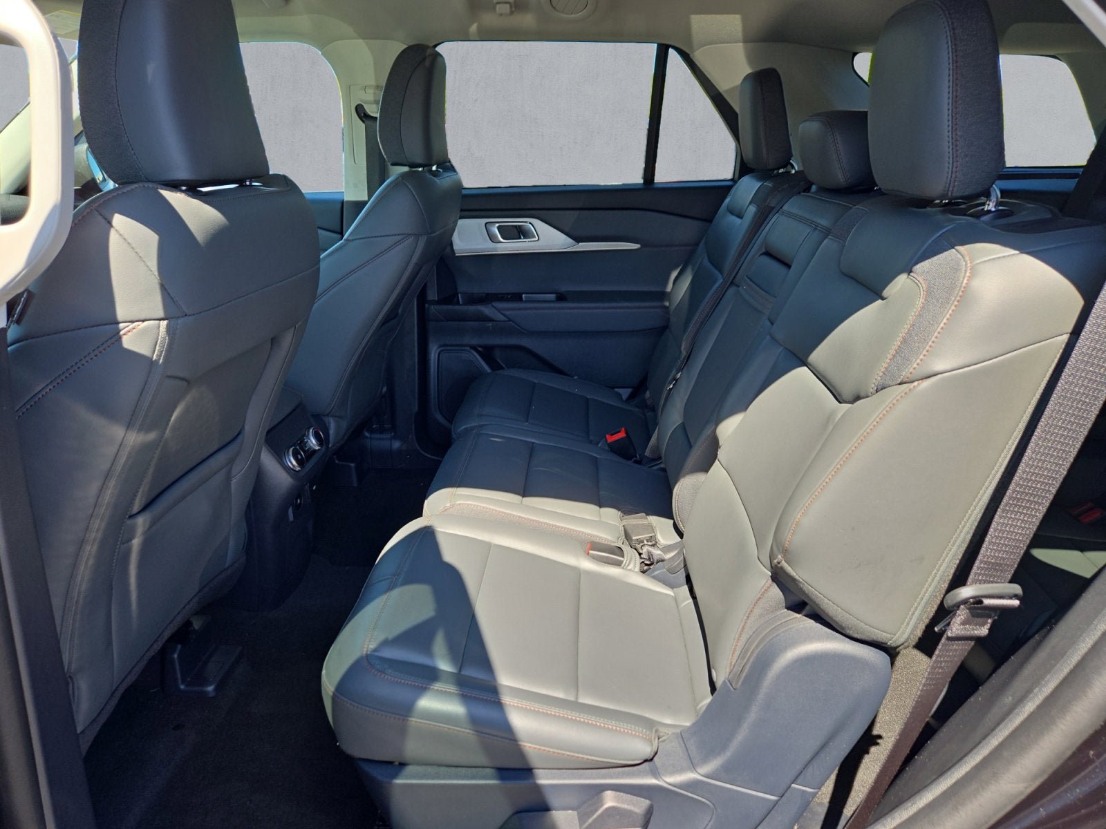 Certified 2025 Ford Explorer Active w/ Active Comfort Package AWD/4WD image 23