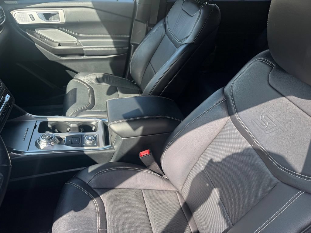 Certified 2020 Ford Explorer ST w/ Premium Technology Package AWD/4WD image 6