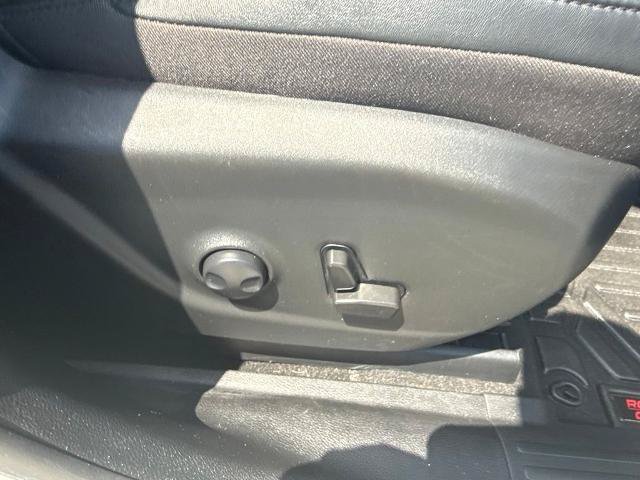 Used 2022 Jeep Cherokee Latitude Lux w/ Sun & Sound Group FWD image 32