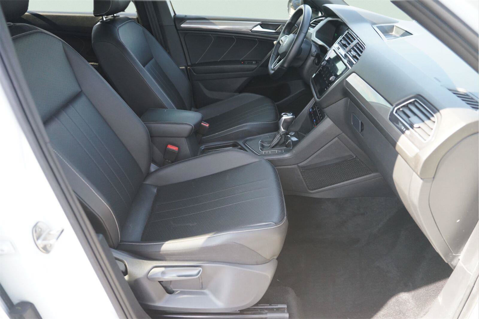 Used 2022 Volkswagen Tiguan SE R-Line FWD image 19