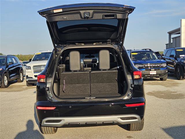 Used 2023 Mitsubishi Outlander SEL FWD image 10