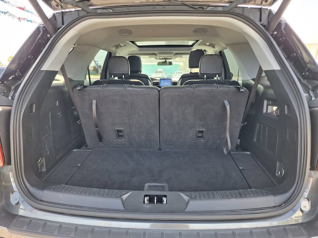 Certified 2020 Ford Explorer XLT w/ Equipment Group 202A RWD image 29
