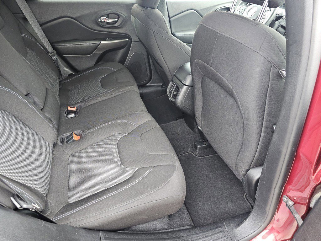 Used 2021 Jeep Cherokee Latitude image 11