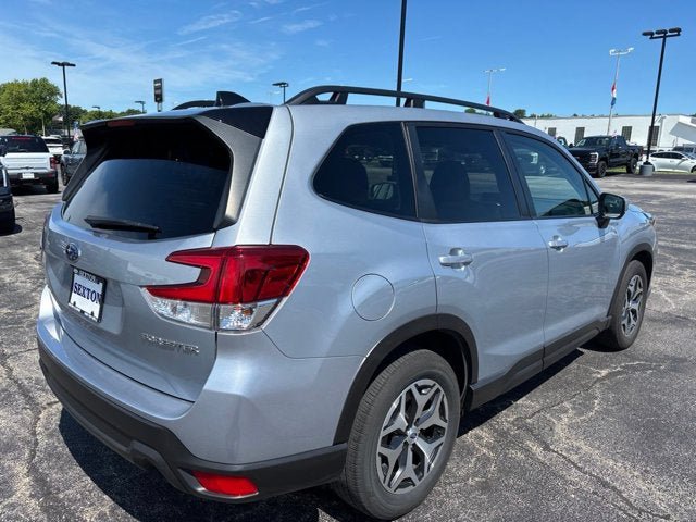 Used 2024 Subaru Forester Premium AWD/4WD image 8