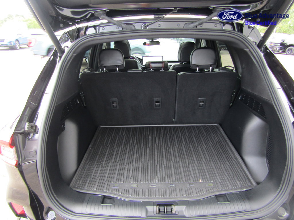 Certified 2024 Ford Escape ST-Line w/ Tech Pack #1 AWD/4WD image 11