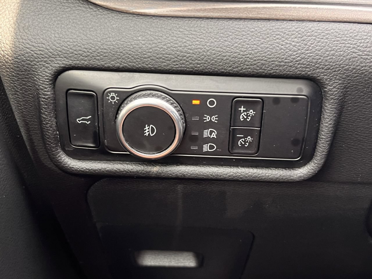 Certified 2023 Ford Explorer Limited AWD/4WD image 19