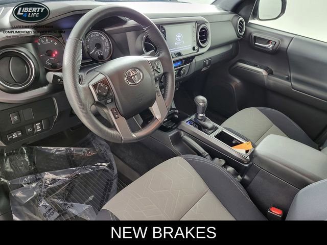 Used 2022 Toyota Tacoma TRD Sport w/ Technology Package AWD/4WD image 12