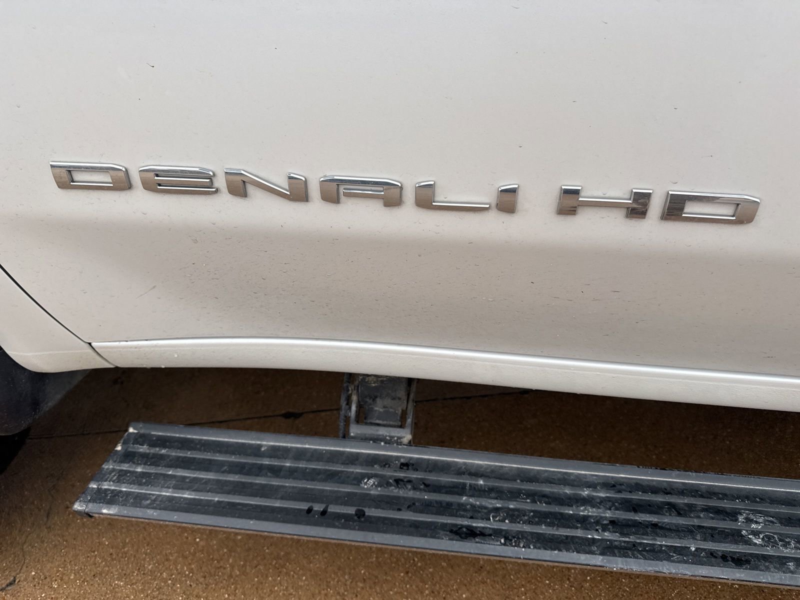 Used 2024 GMC Sierra 2500 Denali Ultimate AWD/4WD image 14