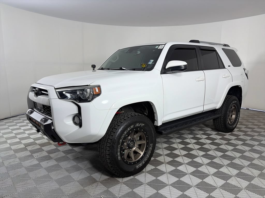 Used 2020 Toyota 4Runner 4WD image 3