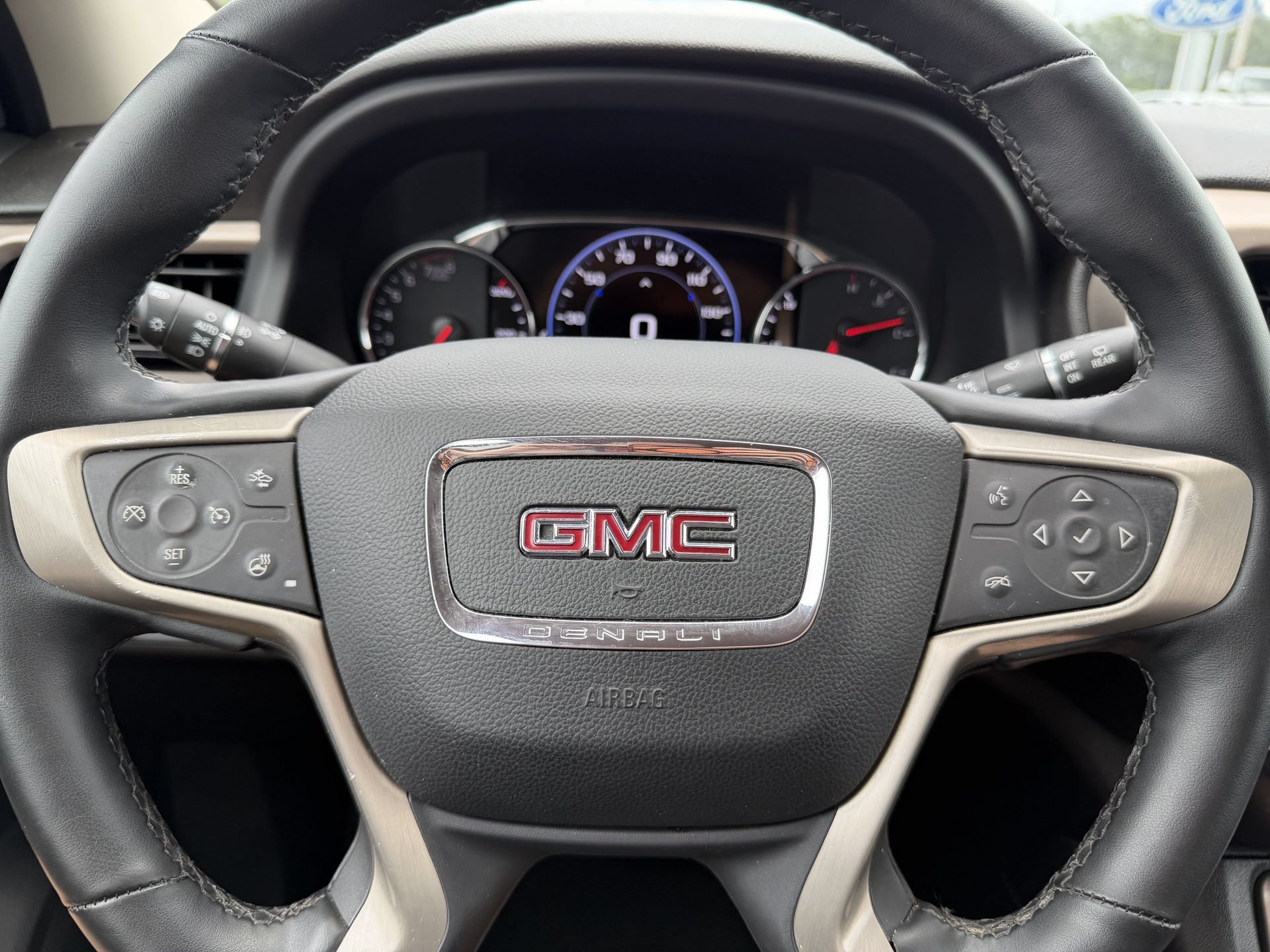 Used 2023 GMC Acadia Denali w/ Denali Technology Package AWD/4WD image 16