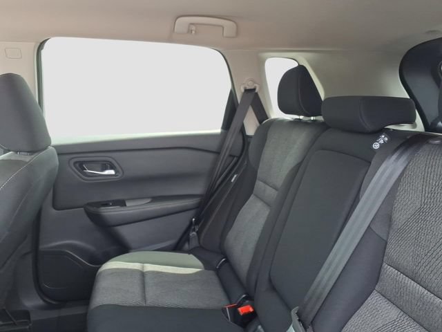 Used 2024 Nissan Rogue SV AWD/4WD image 9