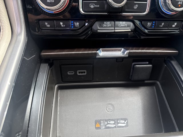 Used 2024 GMC Yukon XL Denali w/ Advanced Technology Package AWD/4WD image 29