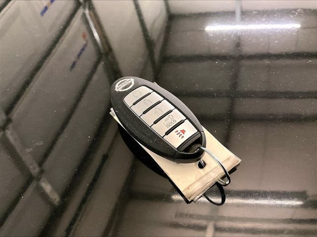 Used 2019 Nissan Rogue SV AWD/4WD image 9