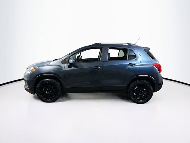 Used 2022 Chevrolet Trax LT w/ Driver Confidence Package image 4