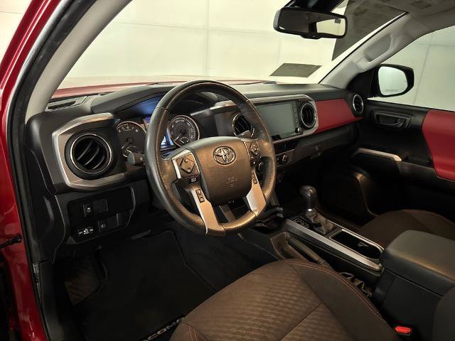 Used 2022 Toyota Tacoma SR5 w/ Technology Package RWD image 4