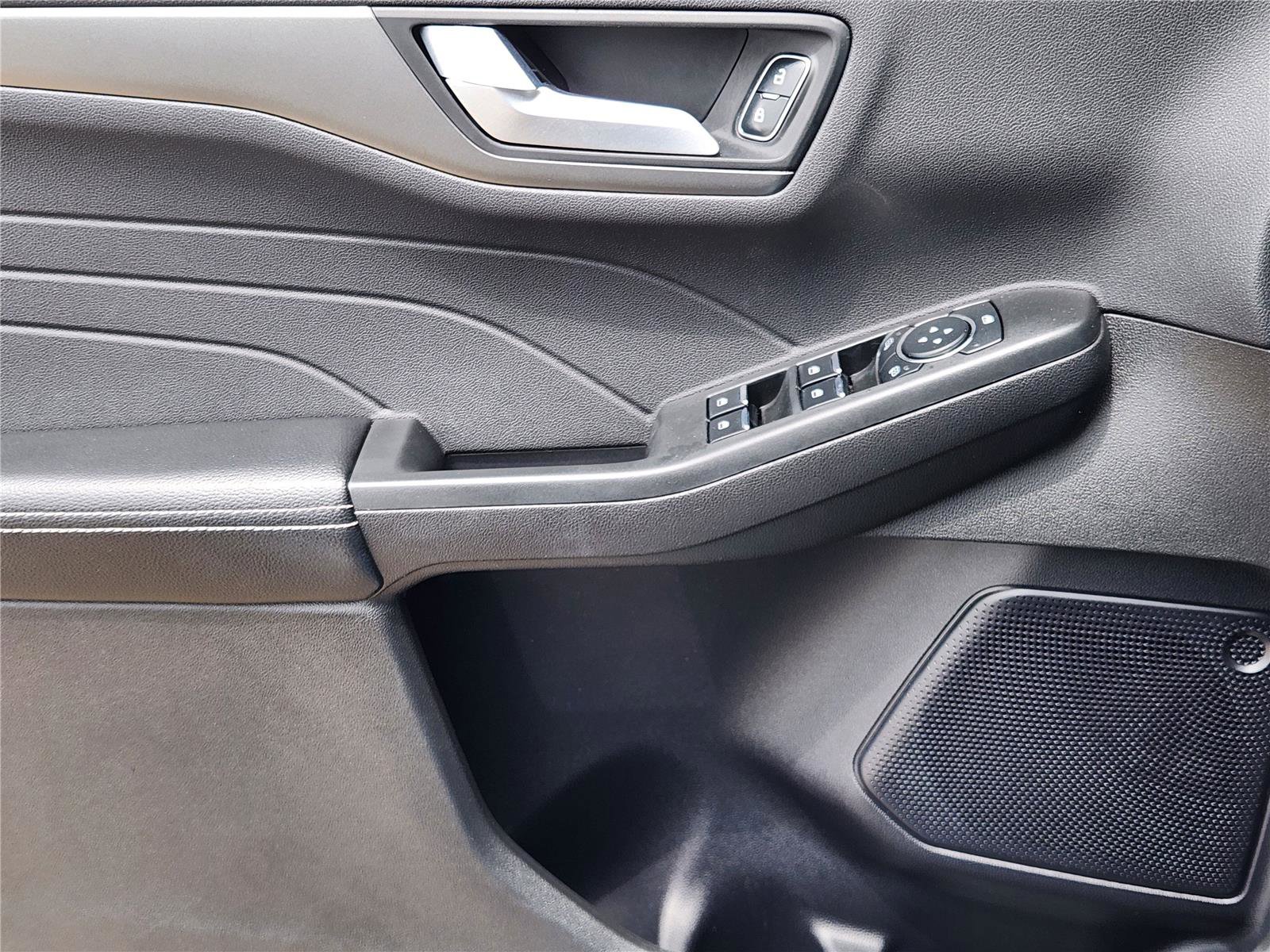 Certified 2024 Ford Escape SE FWD image 22