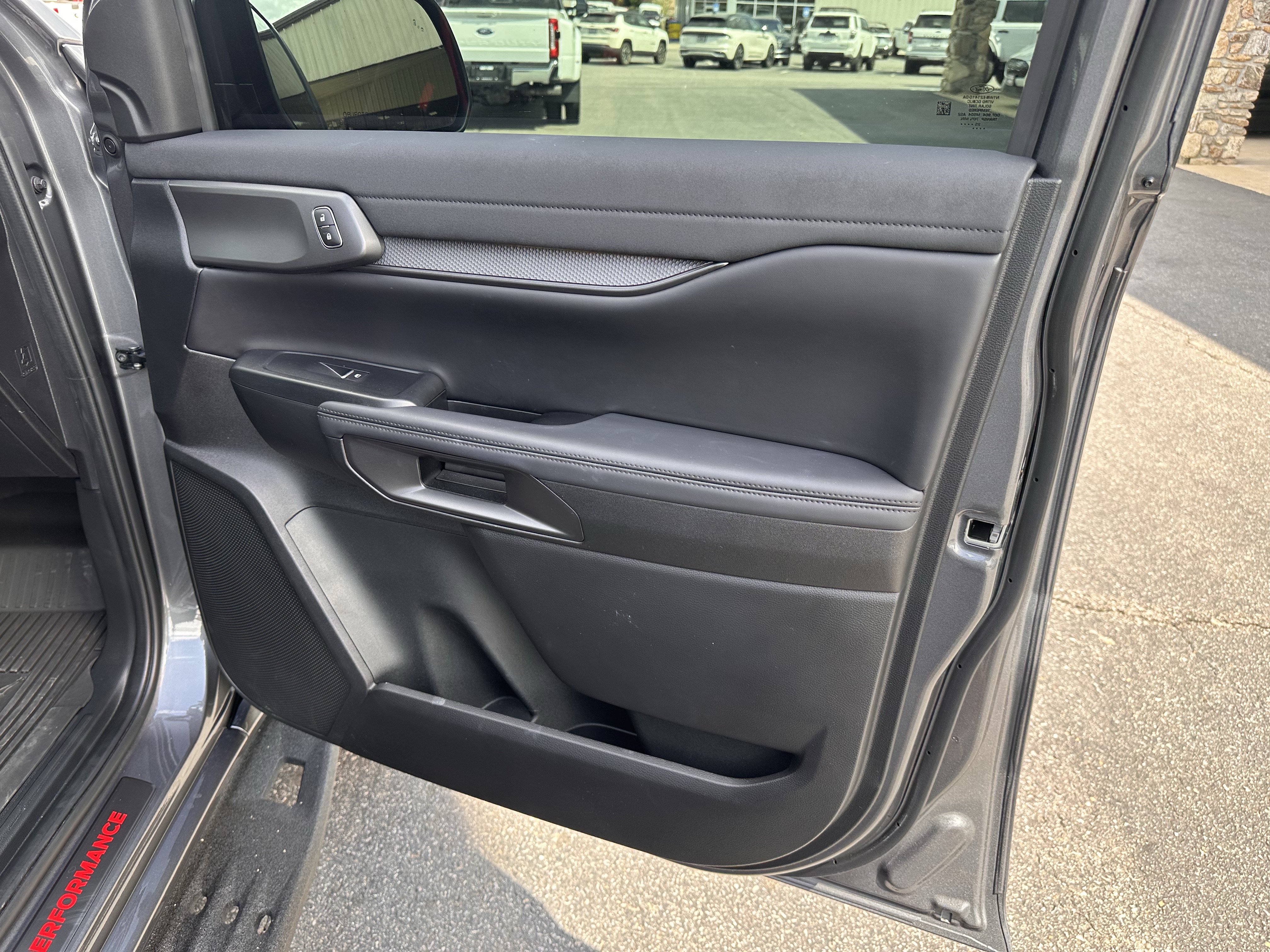 Certified 2025 Ford Ranger Raptor AWD/4WD image 6
