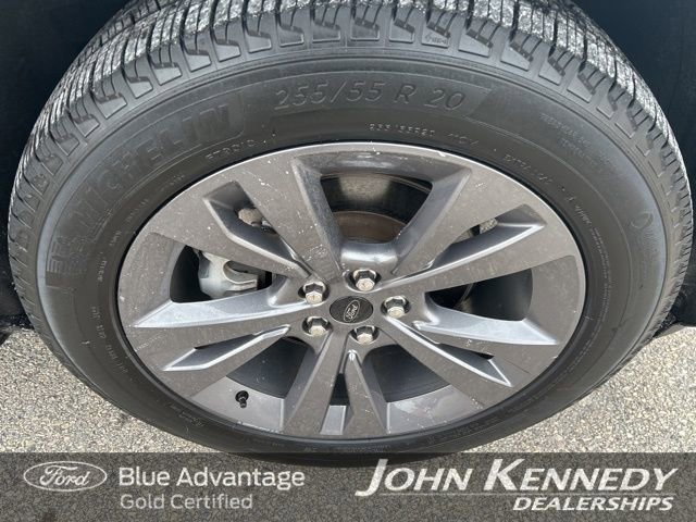 Certified 2022 Ford Explorer XLT w/ Equipment Group 202A image 7