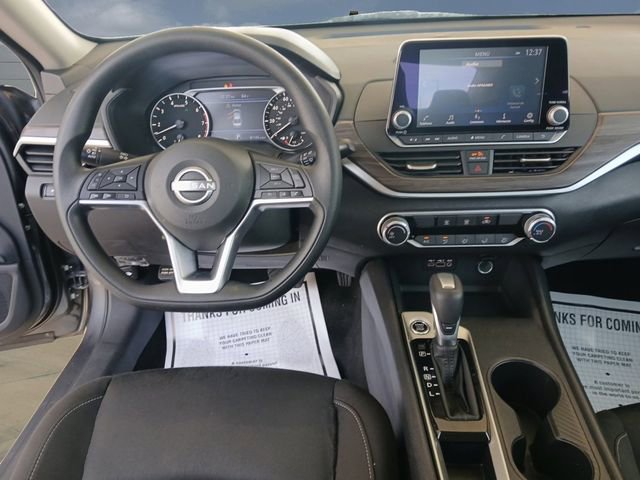 Used 2025 Nissan Altima 2.5 SV FWD image 10