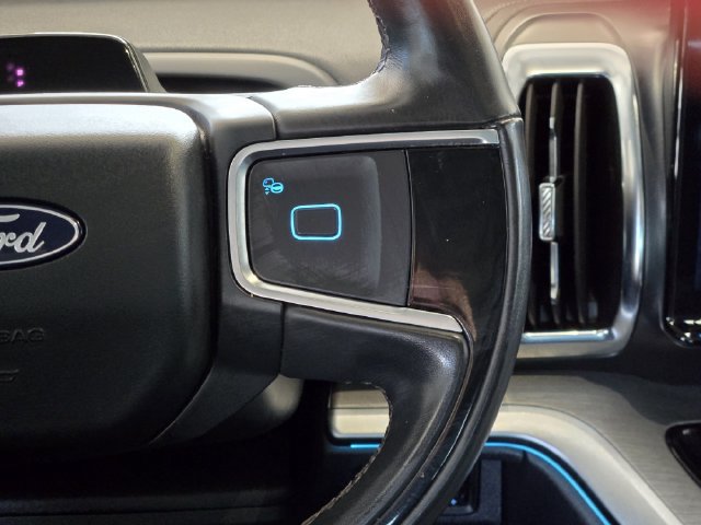 Certified 2025 Ford Expedition Platinum AWD/4WD image 32