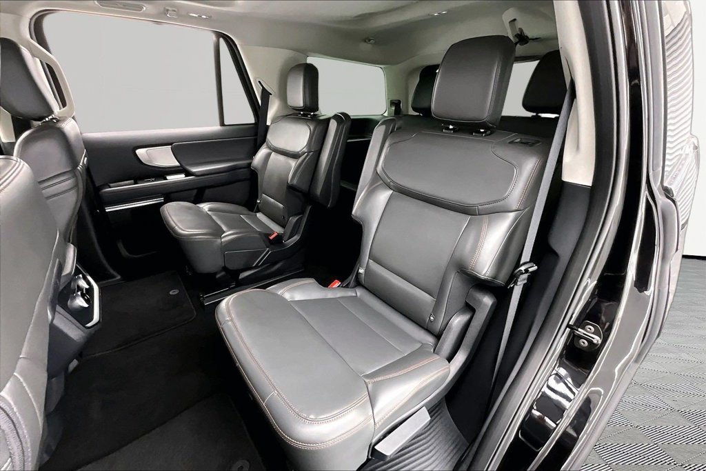 Certified 2025 Ford Expedition Active AWD/4WD image 26
