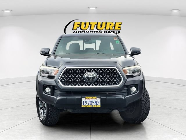 Used 2018 Toyota Tacoma TRD Off-Road w/ Technology Package AWD/4WD image 2