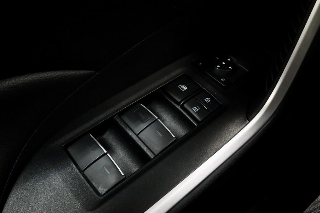 Used 2025 Toyota RAV4 XLE image 25