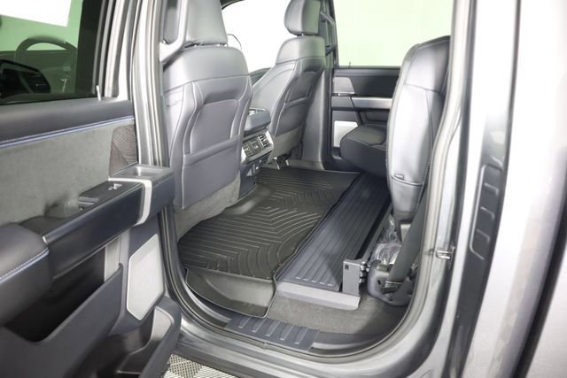 Certified 2025 Ford F450 Platinum w/ FX4 Off-Road Package image 82